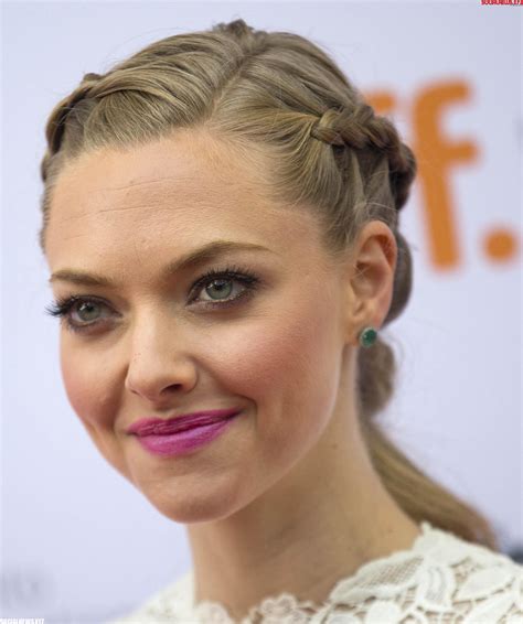 Amanda Seyfried's nude, intimate images leaked online - Social News XYZ