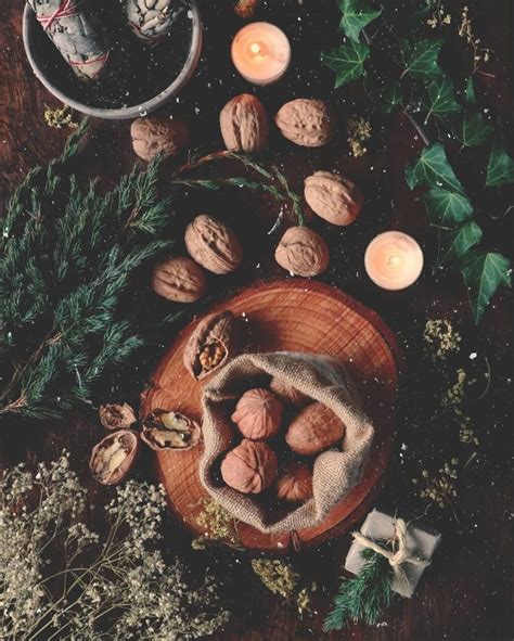winter solstice yule rituals traditions  ways  celebrate