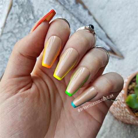 nails v tip 10