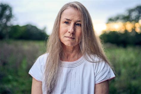 Bild zu Corinna Harfouch - Was man von hier aus sehen kann : Bild 