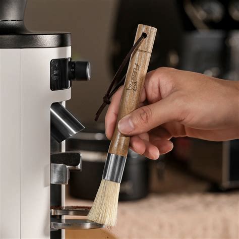 FUEGO-Coffee-Grinder-Cleaning-Brush-Natural-Walnut-Handle-Bristles