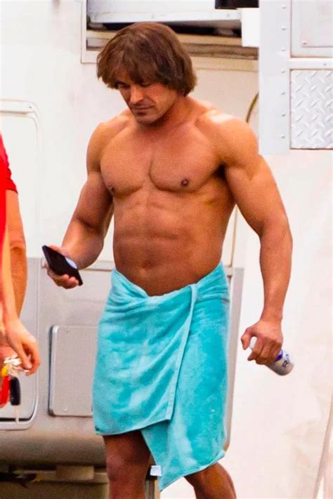 Zac Efron unrecognisable in beefy body transformation for new wrestler movie - Big World Tale