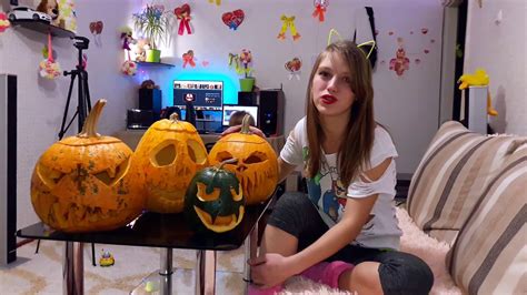 ВЫРЕЗАЕМ ТЫКВЫ НА ХЕЛЛОУВИН / HAPPY HALLOWEEN - YouTube