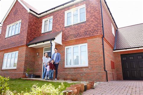 Why Young Families Should Choose a New Build Home - Rachel Bustin