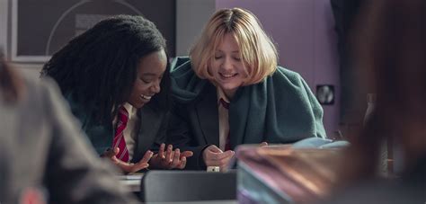 Do Tara and Darcy Stay Together or Break Up in Heartstopper?