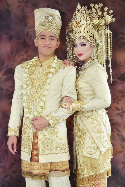 baju adat melayu deli dalchaebi