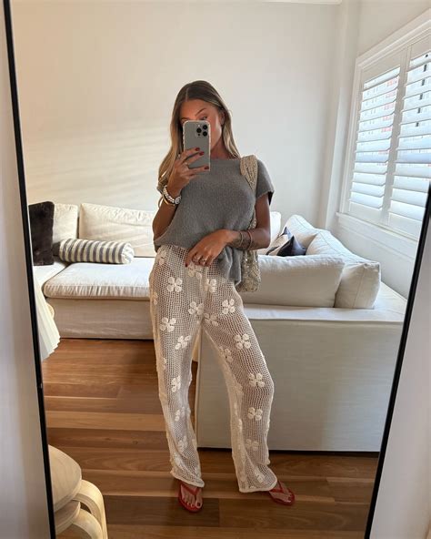 LAURA AMY | Topless Tuesday’s 😜 Would do anything to be back here right