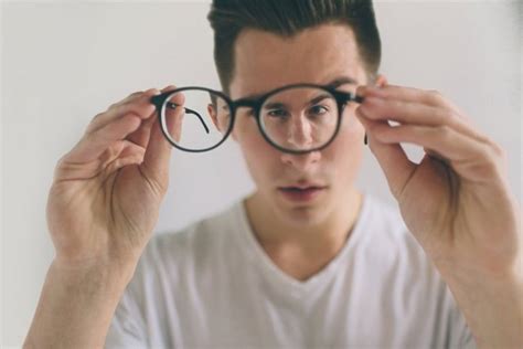 Близорукость – это плюс или минус, какие очки используются для ее ...
