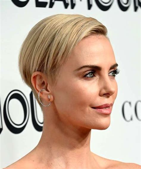 Charlize Theron's 19 Best Hairstyles And Haircuts