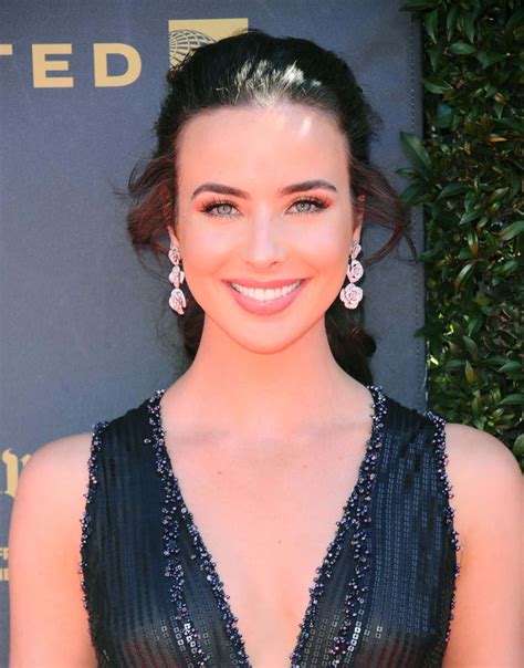 Download Elegant Celebrity Red Carpet Look Wallpaper | Wallpapers.com