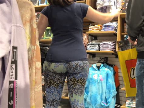 Compilation Of Asses Out Shopping | Thecandidforum-voyeur.com