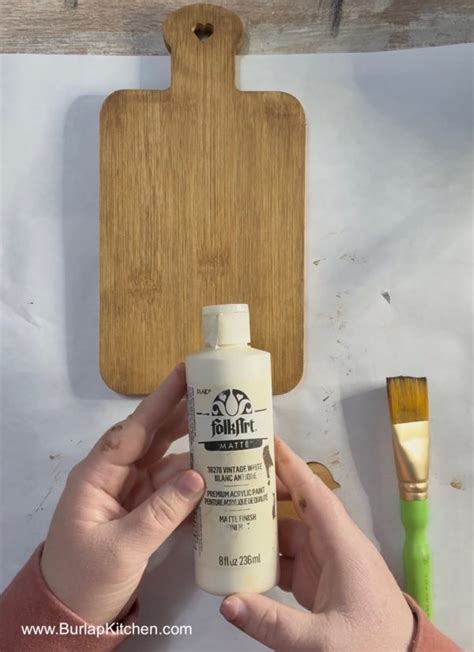 Rustic Spring Cutting Board Craft Tutorial - Burlap Kitchen