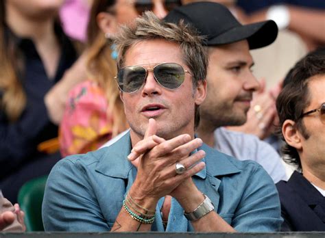brad pitt sexagenario chulazo rico  aplaudido por la critica