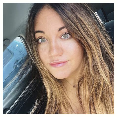 Amanda Balionis Turns Heads With Vacation Photos - Men's Journal