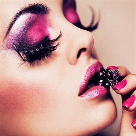 exploring  world  beauty   makeup academy
