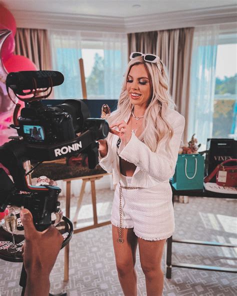 ALLIE NICOLE — Vixen