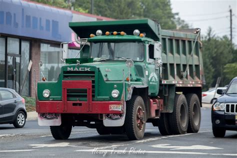 Mack Dump Trucks - Gallery 5 - HEAVY EQUIPMENT & TRUCK PHOTOS