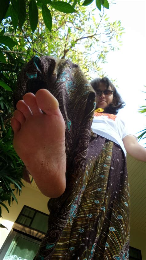 giantess MK barefoot pov stomp 03 by megakorean on DeviantArt