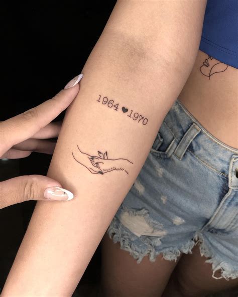 35 Simple and Small Tattoos for Women