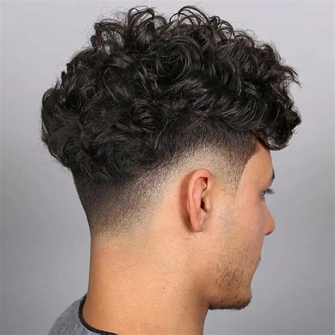 Cortes Masculinos Degrade Cacheado - 5 Cortes de Cabelo Cacheados Masculinos: Estilo e Versatilidade ...