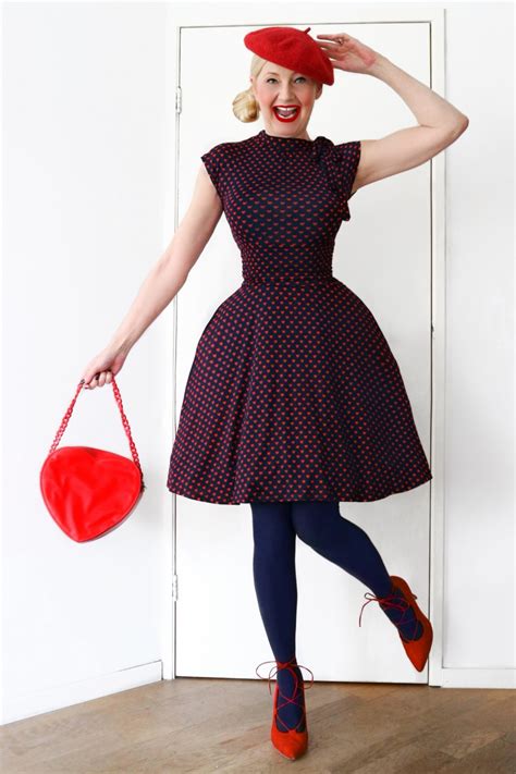 50s Bridget Heart Bombshell Dress in Navy and Red