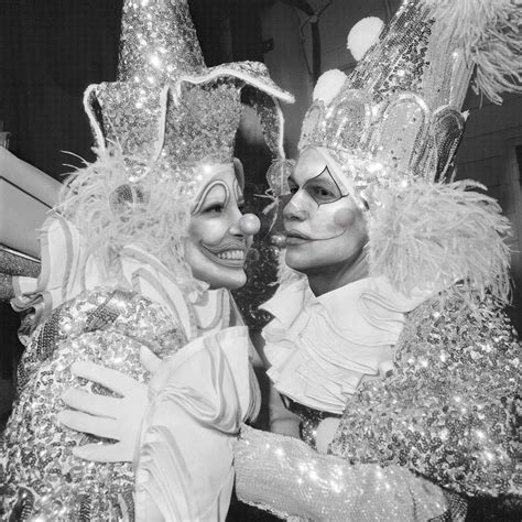 clown couple street hunters