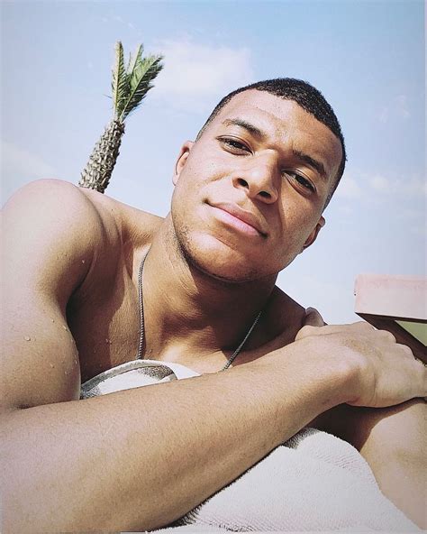 Kylian Mbappé on Instagram: “🌴☀️…” in 2022 | Kylian mbappé, Instagram, Favorite celebrities