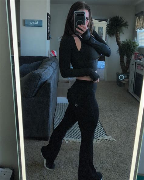 BibbidiBobiBoo | I look cute even tho my shoes are to big. 😭👀 Goodnight