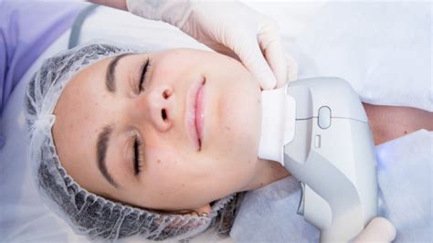 Say Goodbye to Your Double Chin: Effective Treatments and Expert Tips - Hunter Games Magazine
