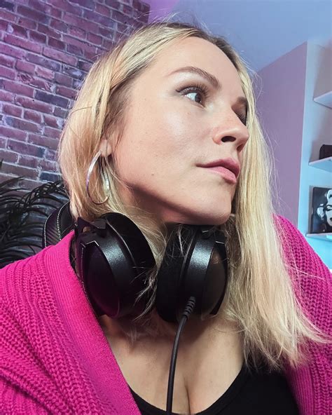 Sing - Dear brothers and sisters of YouTube, I need some help real bad