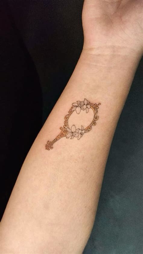 Espelho De Oxum Tatuagem - Tatuagem Espelho Dourado Oxum | Tatuagens de espelho, Tatuagem feminina ...