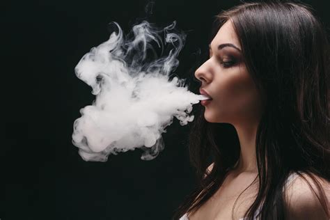 Girl Smoking 4k Wallpapers - Wallpaper Cave
