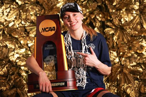 Unrivaled Paige Bueckers Signs With Dallas Wings as No. 1 Pick in WNBA