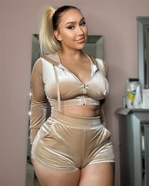 Nina Kayy Bio, Age, Career, Net Worth, Height, Education