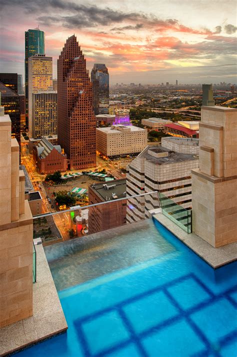 Rooftop pool hangs 500 feet above downtown Houston - ABC News