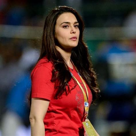 Preity zinta lives where - hopegor