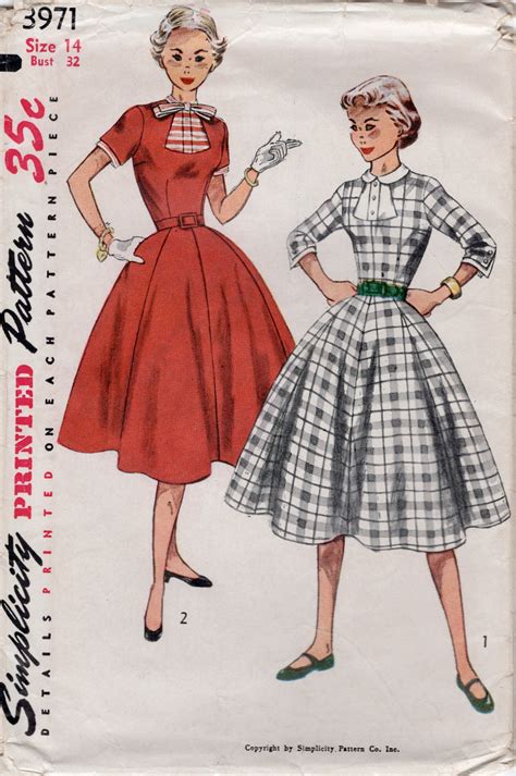 1950's Simplicity One Piece Dress Pattern with Keyhole Neckline and de