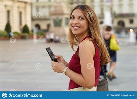 7 Things That Will Shock You About Candid Girls - mix6yh2