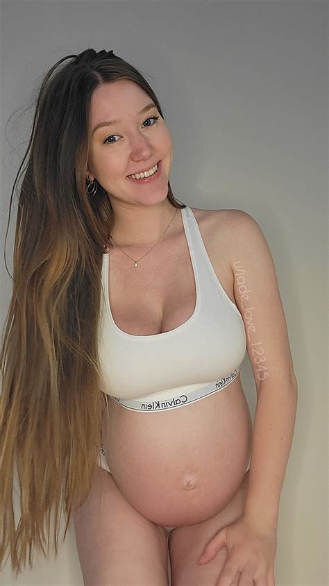 8 months pregnant and still feeling beautiful : r/pregnantporn