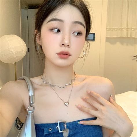 khuyen tai tron ma bac thoi trang thu dong   trong cho nu