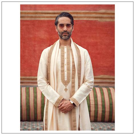Sabyasachi-Menswear-Collections-Style-Fashion-Trends-8522-Tom-Lorenzo