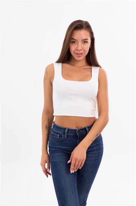 Женский кроп-топ Happyfox 6694161 белый купить оптом в HappyWear.ru