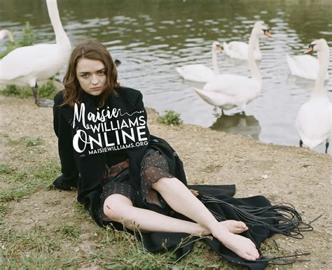 Maisie Williams | Scrolller