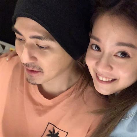 8 Potret Vic Chou dan Reen Yu, Bahagia Menikah hingga Punya Anak
