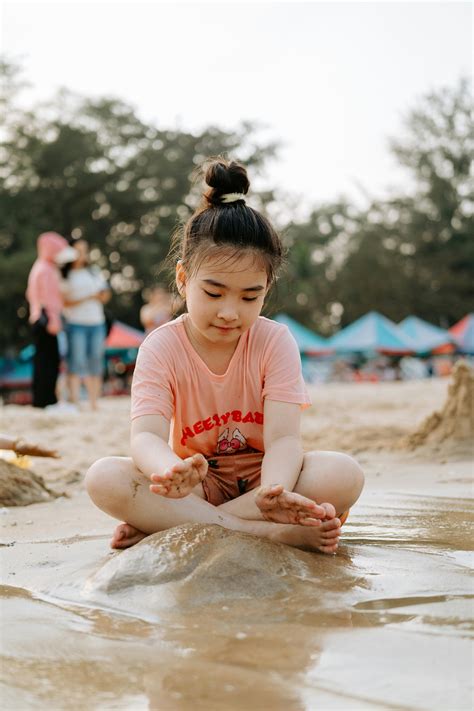 Girl Sitting On Beach Photos, Download The BEST Free Girl Sitting On