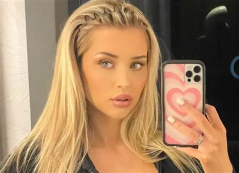Hockey Goalie Mikayla Demaiter Goes Braless In Sexy Mirror Selfies ...