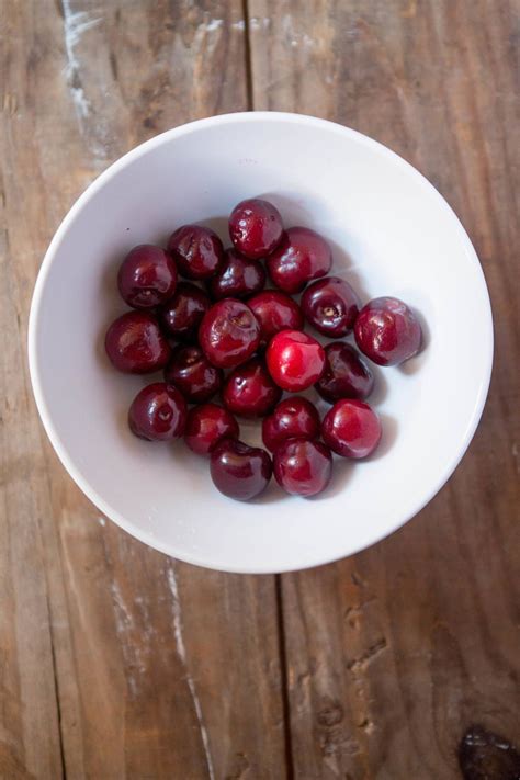 how many calories in 20 cherries 8