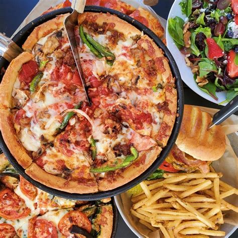 Uno Pizzeria Near Me - Near Me Foods