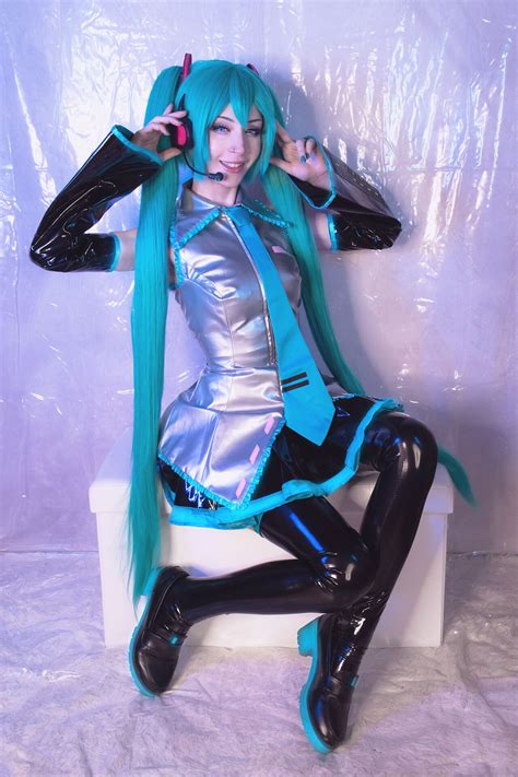 Depvailon.Com: ShiroKitsune - Hatsune Miku (Vocaloid) | Page 1/4