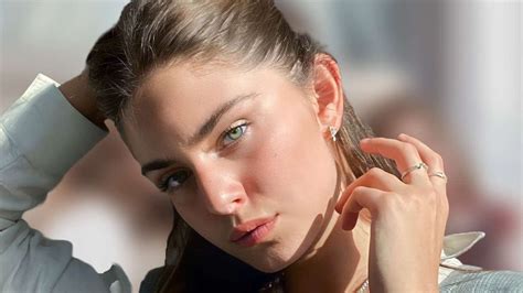 Avete capito chi è questa bellissima ragazza? I genitori sono famosi in